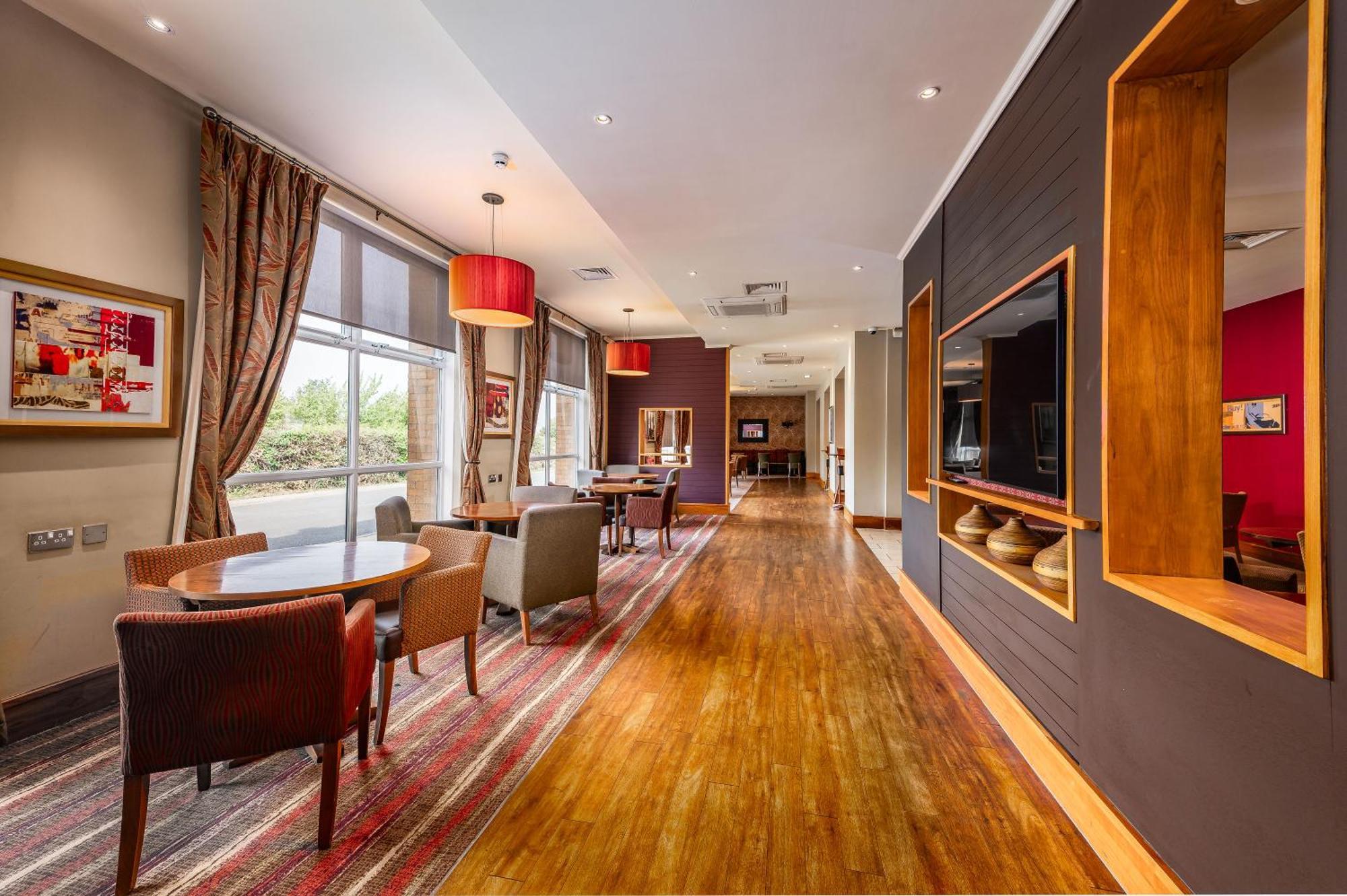 Milestone Peterborough Hotel A1M, Sure Hotel Collection By Best Western Stilton Exterior photo