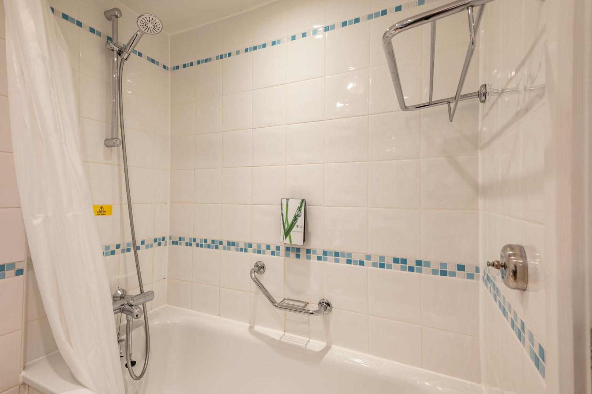 Milestone Peterborough Hotel A1M, Sure Hotel Collection By Best Western Stilton Exterior photo