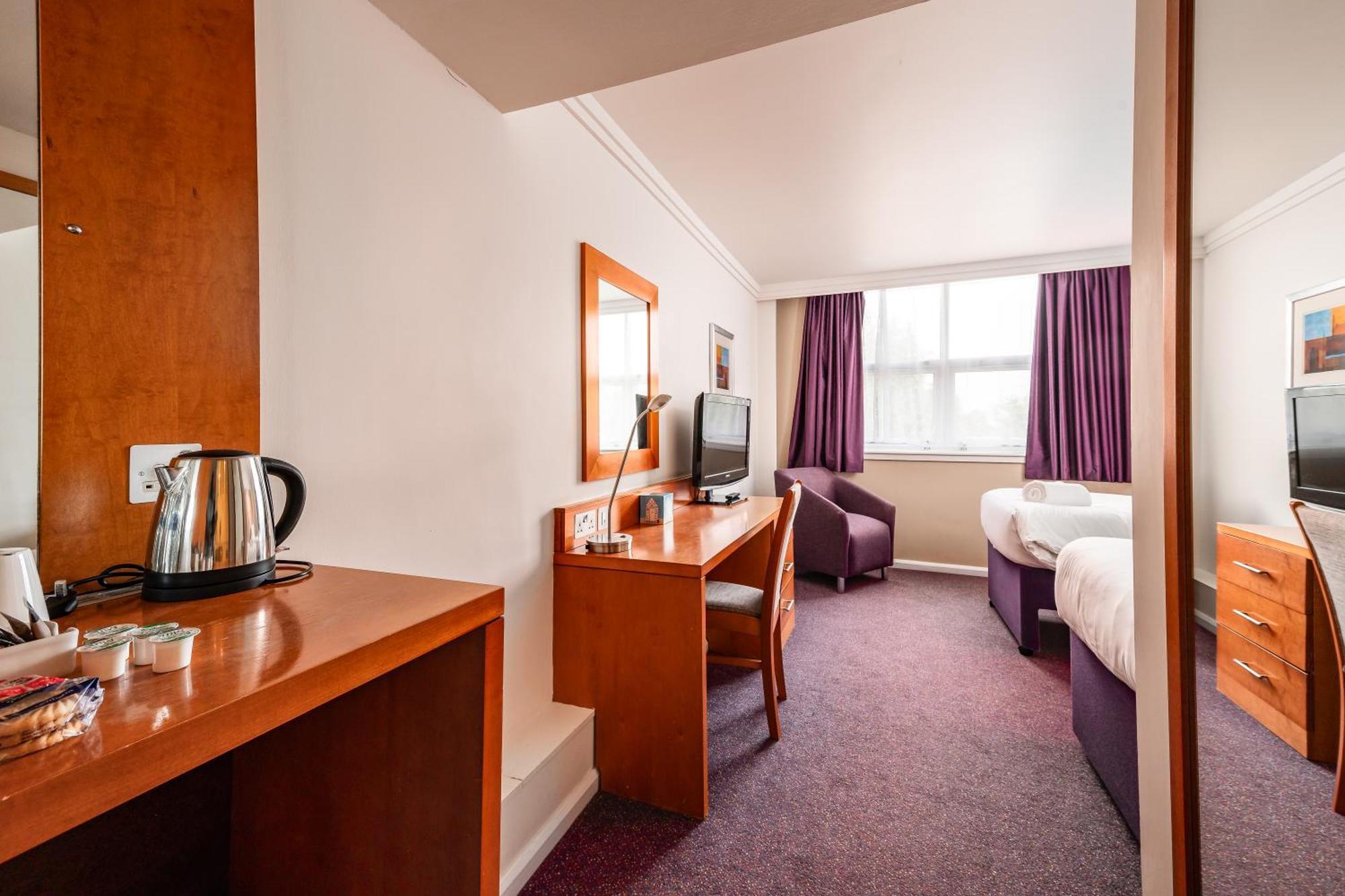 Milestone Peterborough Hotel A1M, Sure Hotel Collection By Best Western Stilton Exterior photo