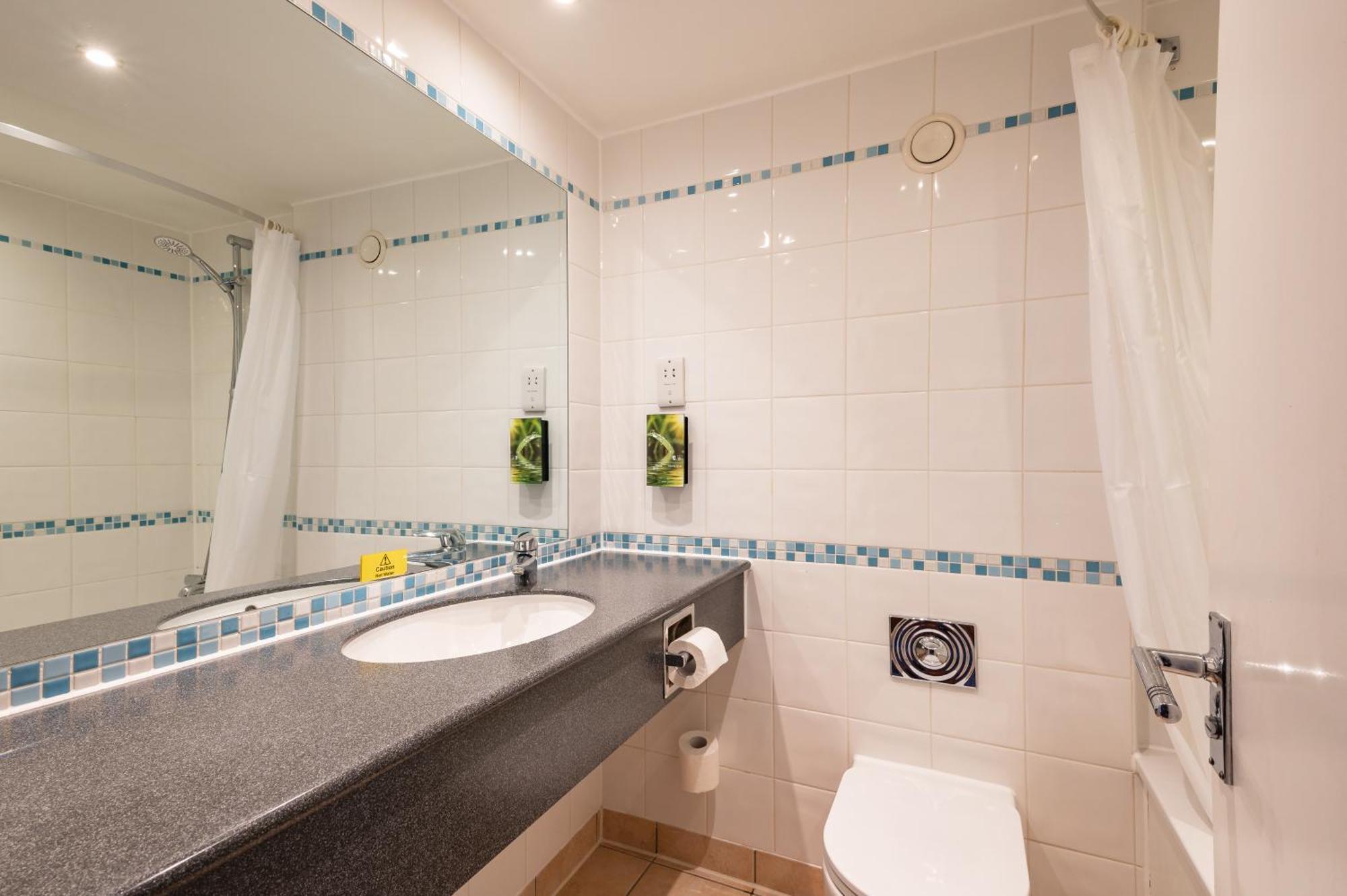 Milestone Peterborough Hotel A1M, Sure Hotel Collection By Best Western Stilton Exterior photo