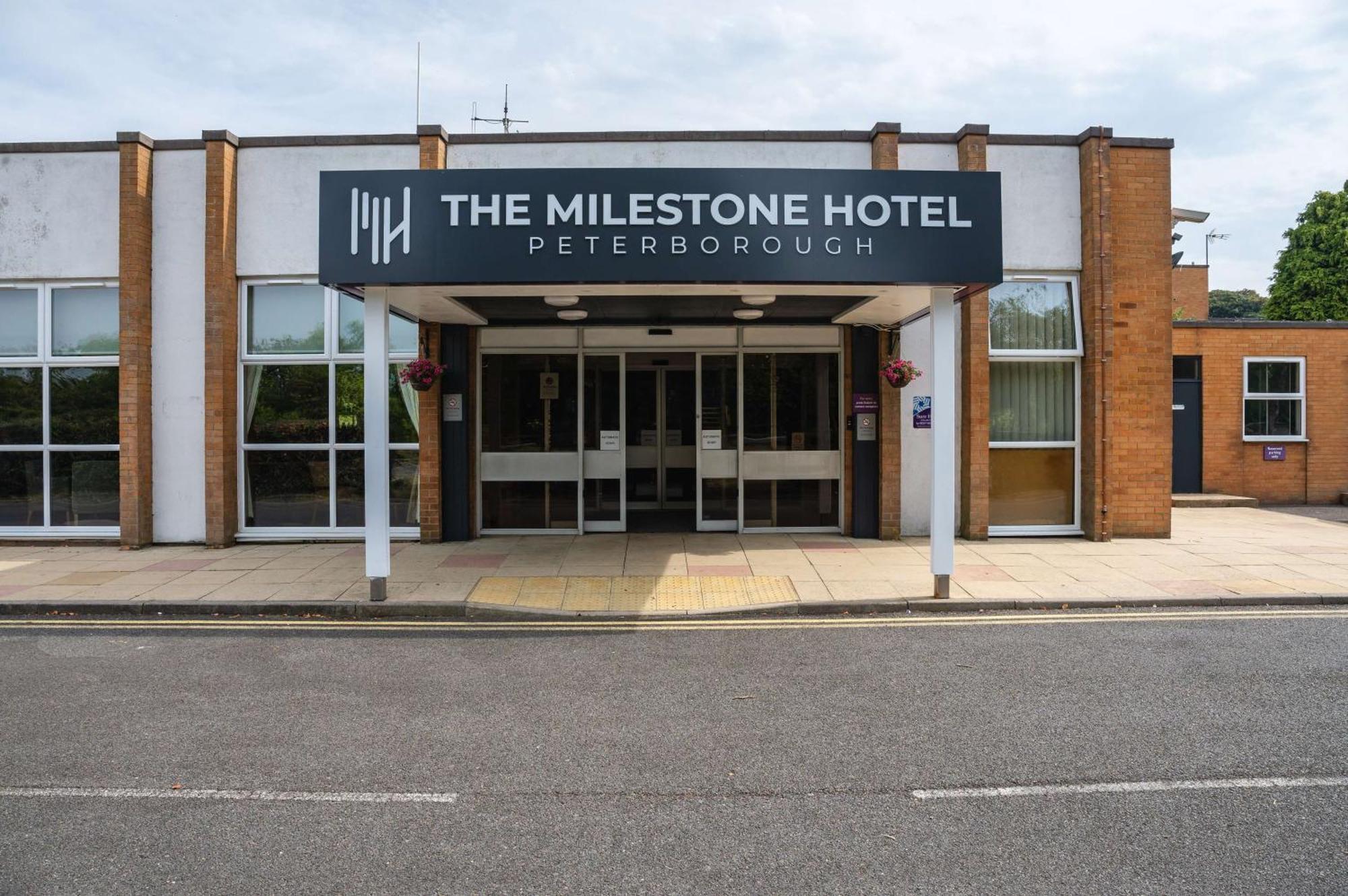 Milestone Peterborough Hotel A1M, Sure Hotel Collection By Best Western Stilton Exterior photo